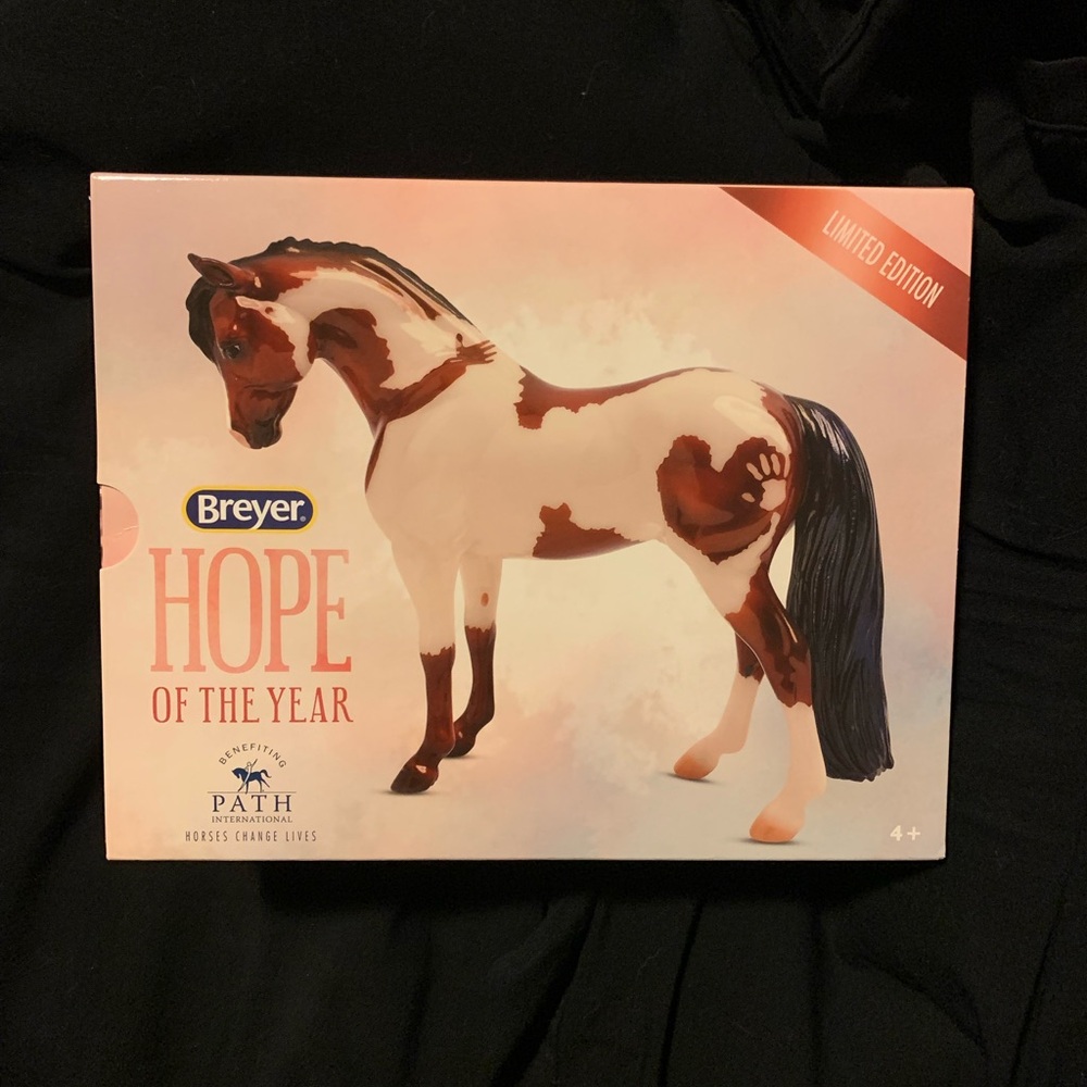 Breyer Hope of the Year Horse - Brown, White, Black